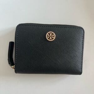 Tory Burch Robinson zip coin case wallet black gold